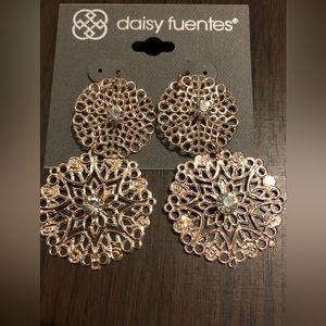 2” New Daisy Fuentes Gold tone Rhinestone Drop Dangle earrings #B4
